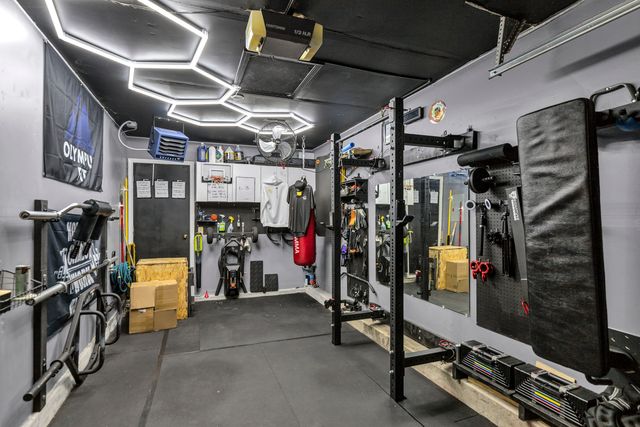 1215 Robin Drive, Carol Stream, IL 60188