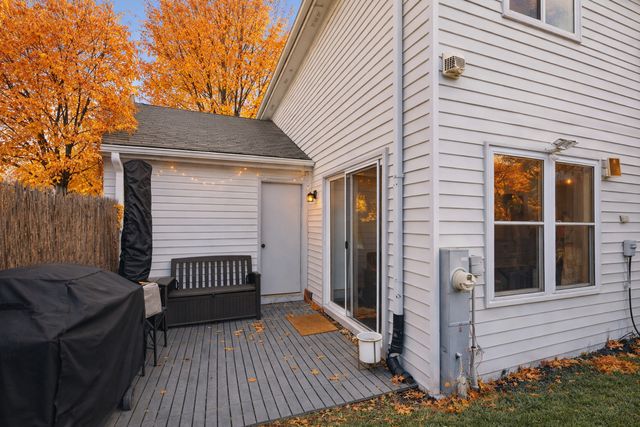 1215 Robin Drive, Carol Stream, IL 60188