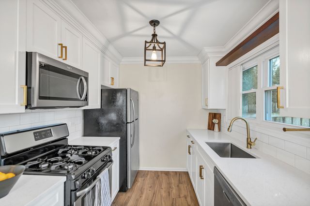 1215 Robin Drive, Carol Stream, IL 60188