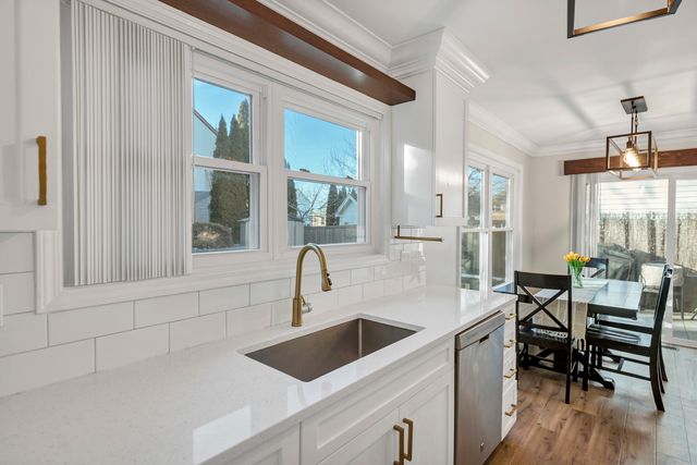 1215 Robin Drive, Carol Stream, IL 60188