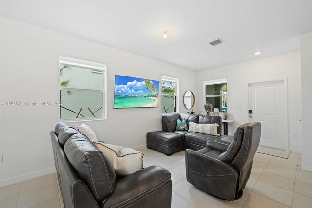 29017 SW 162nd Ct, Homestead, FL 33033