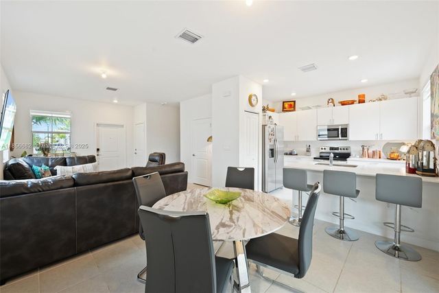 29017 SW 162nd Ct, Homestead, FL 33033