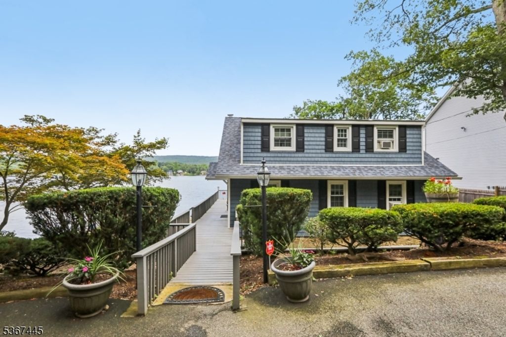 62 Board Rd, West Milford Twp., NJ 07421
