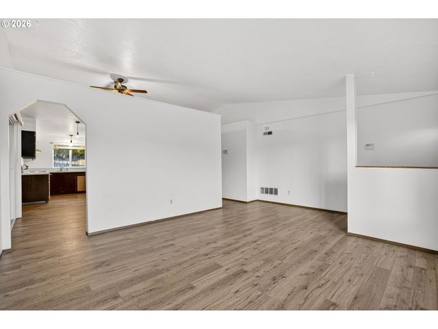 2262 S ALPINE St, Cornelius, OR 97113