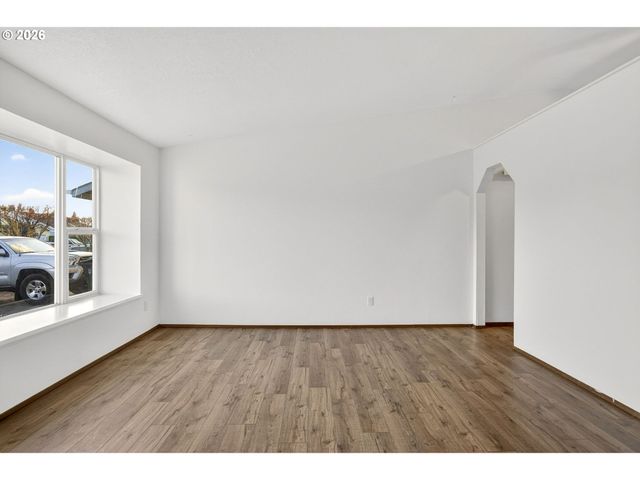 2262 S ALPINE St, Cornelius, OR 97113