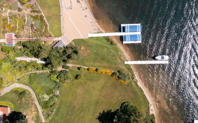 N2218 Bonnie Brae Lane, Lake Geneva, WI 53147