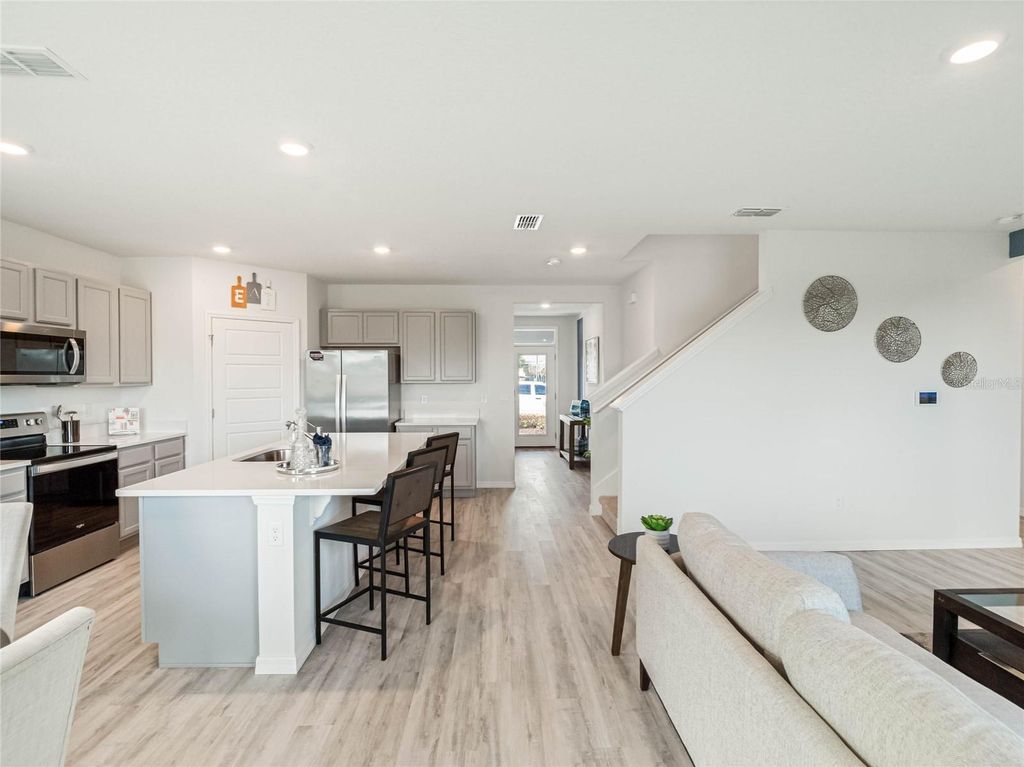 Image 11 of property listing at 3012 MOULIN ROAD, Davenport, FL 33837