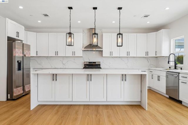 10664 Louise Ave, Granada Hills, CA 91344