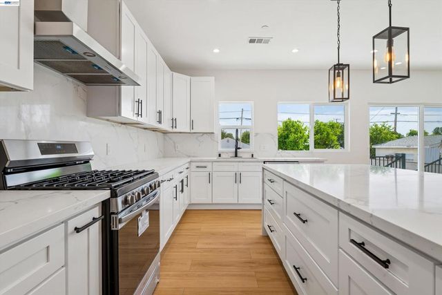 10664 Louise Ave, Granada Hills, CA 91344