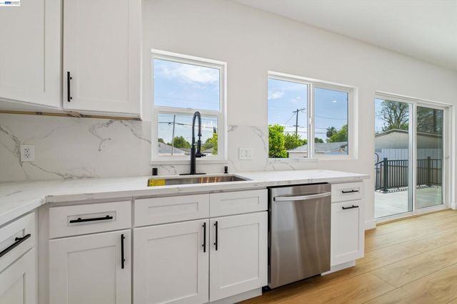 10664 Louise Ave, Granada Hills, CA 91344