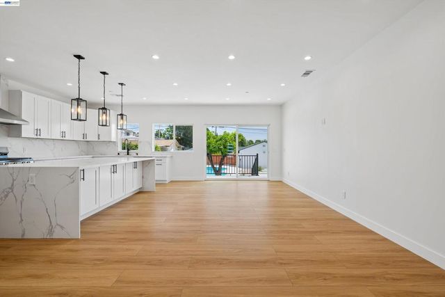 10664 Louise Ave, Granada Hills, CA 91344