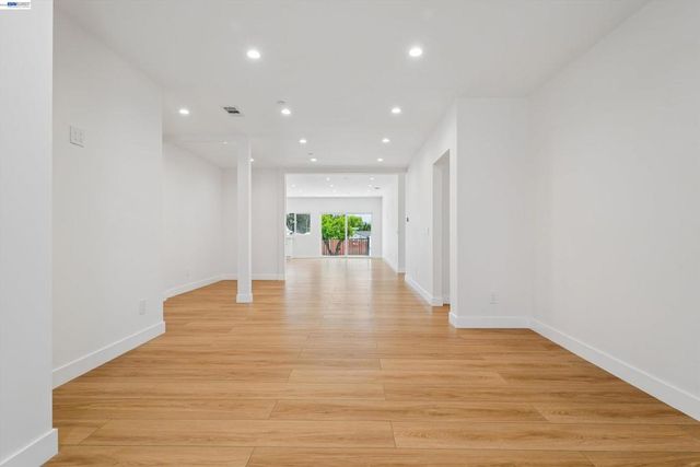 10664 Louise Ave, Granada Hills, CA 91344