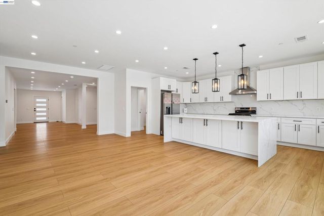 10664 Louise Ave, Granada Hills, CA 91344