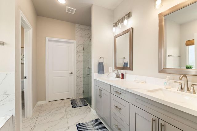 111 Fosters Branch Drive, Schulenburg, TX 78956