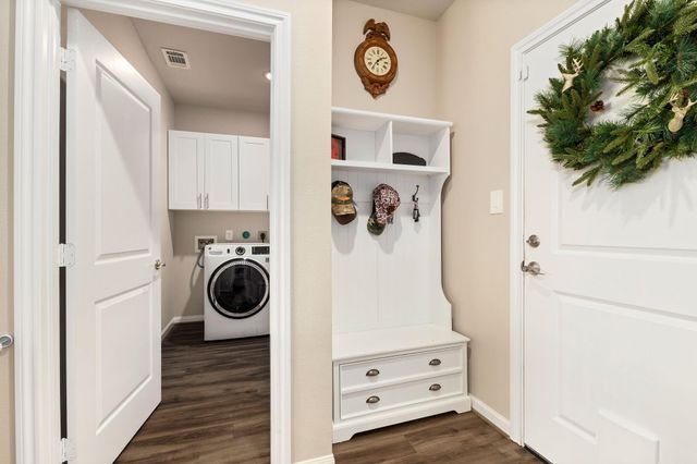 111 Fosters Branch Drive, Schulenburg, TX 78956