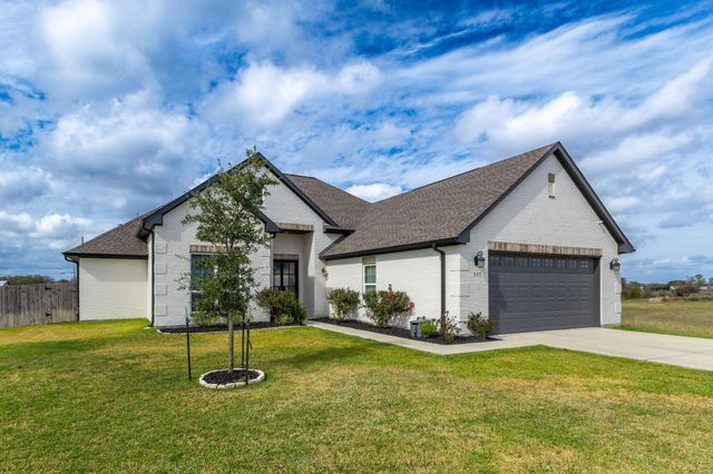 111 Fosters Branch Drive, Schulenburg, TX 78956