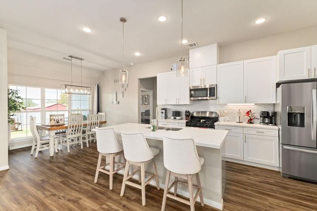 111 Fosters Branch Drive, Schulenburg, TX 78956