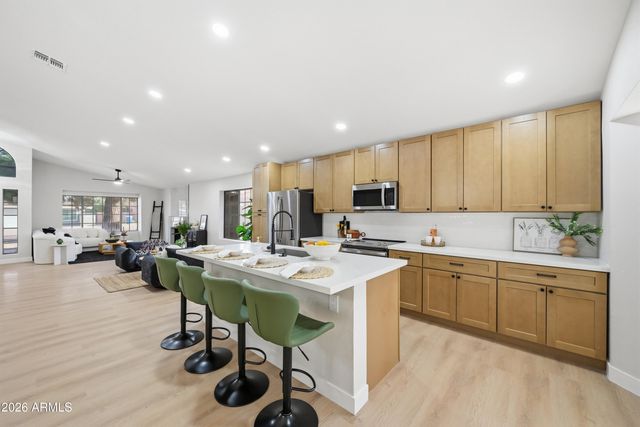 1455 E BRENTRUP Drive, Tempe, AZ 85283