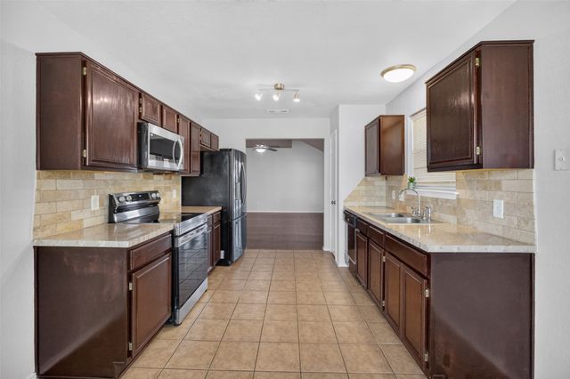 3103 Morning Meadow Lane, Grand Prairie, TX 75052