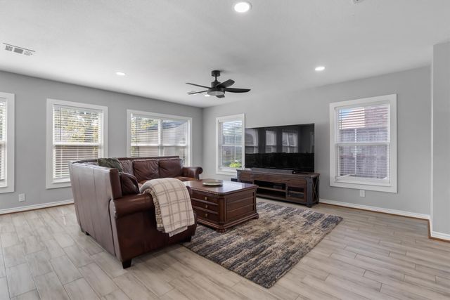 2316 Hummingbird Trail, Grapevine, TX 76051
