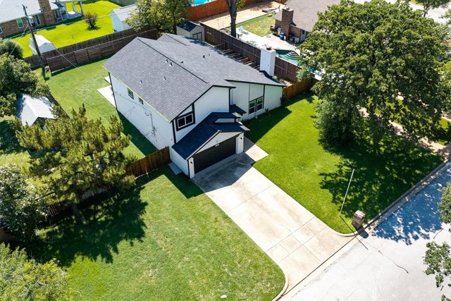2316 Hummingbird Trail, Grapevine, TX 76051