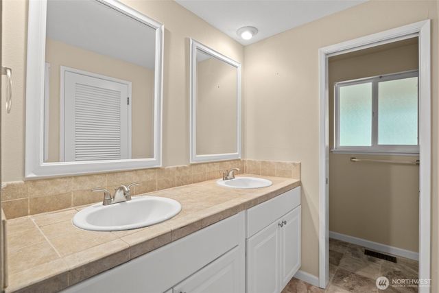 2913 SW 323rd Street, Federal Way, WA 98023