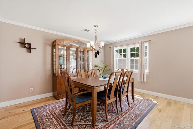 22 Indian Trace, Kings Park, NY 11754