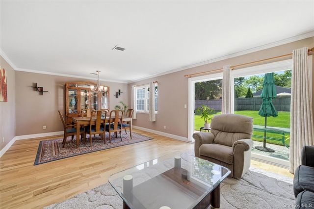 22 Indian Trace, Kings Park, NY 11754
