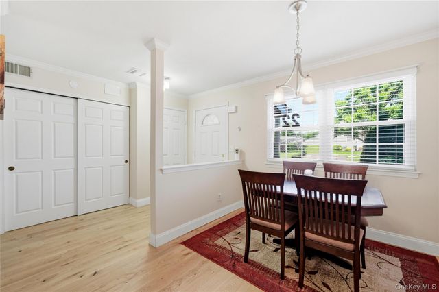 22 Indian Trace, Kings Park, NY 11754