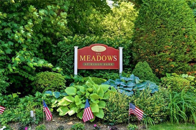 22 Indian Trace, Kings Park, NY 11754