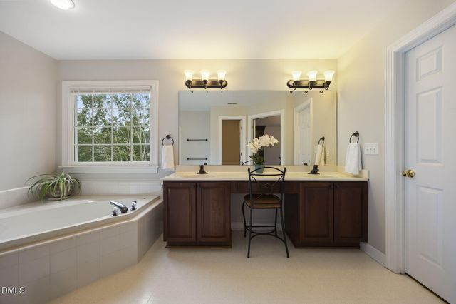 905 Haddon Hall Drive, Apex, NC 27502