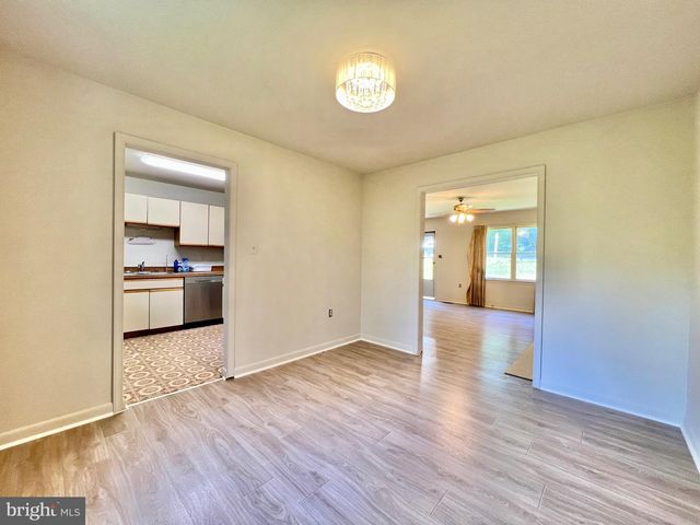 7819 LAKE DR, Manassas, VA 20111