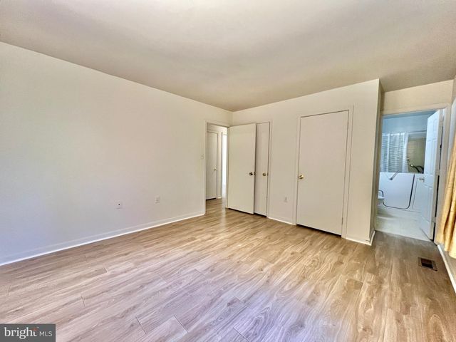 7819 LAKE DR, Manassas, VA 20111