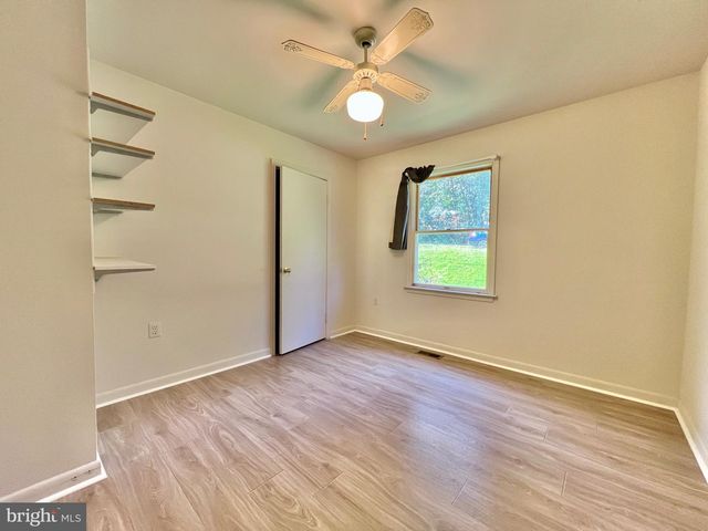 7819 LAKE DR, Manassas, VA 20111