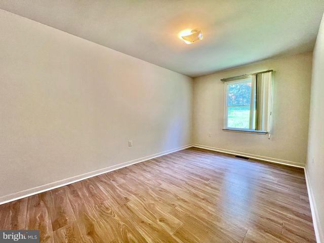 7819 LAKE DR, Manassas, VA 20111