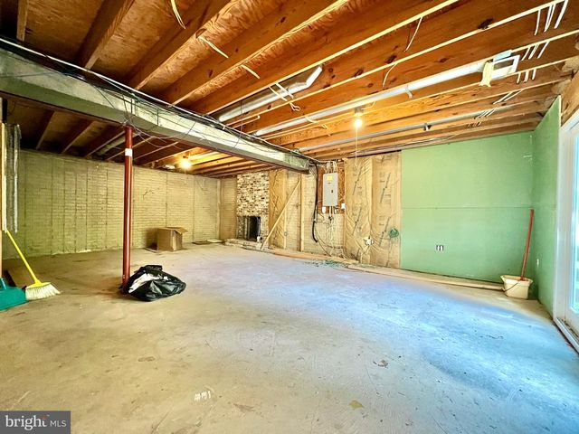 7819 LAKE DR, Manassas, VA 20111
