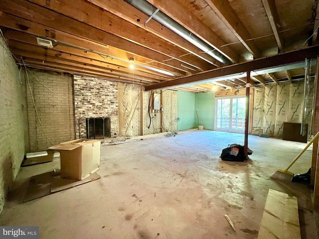 7819 LAKE DR, Manassas, VA 20111