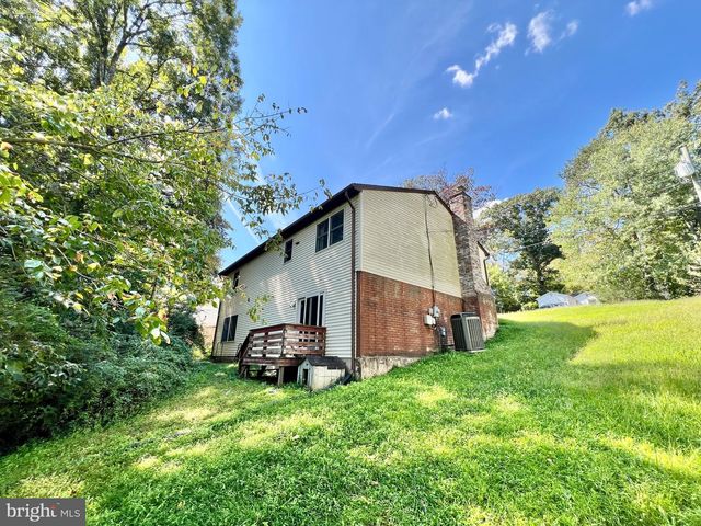 7819 LAKE DR, Manassas, VA 20111