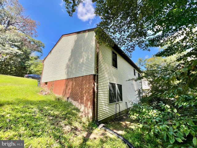 7819 LAKE DR, Manassas, VA 20111