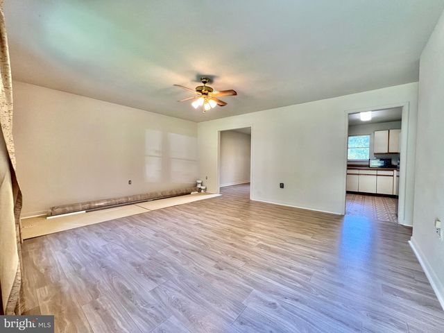 7819 LAKE DR, Manassas, VA 20111