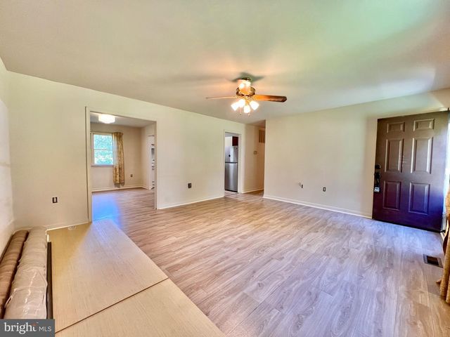 7819 LAKE DR, Manassas, VA 20111