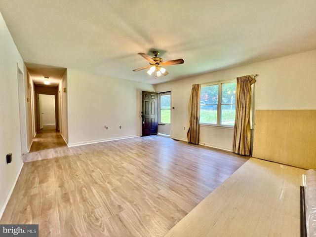 7819 LAKE DR, Manassas, VA 20111