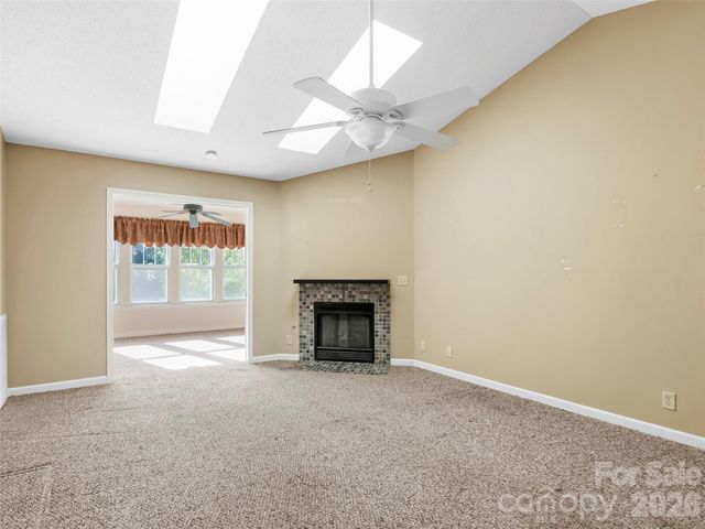 1704 Deermouse Way, Hendersonville, NC 28792