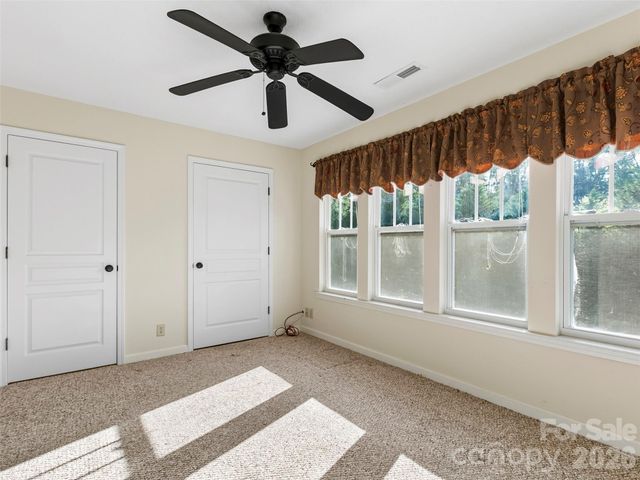 1704 Deermouse Way, Hendersonville, NC 28792