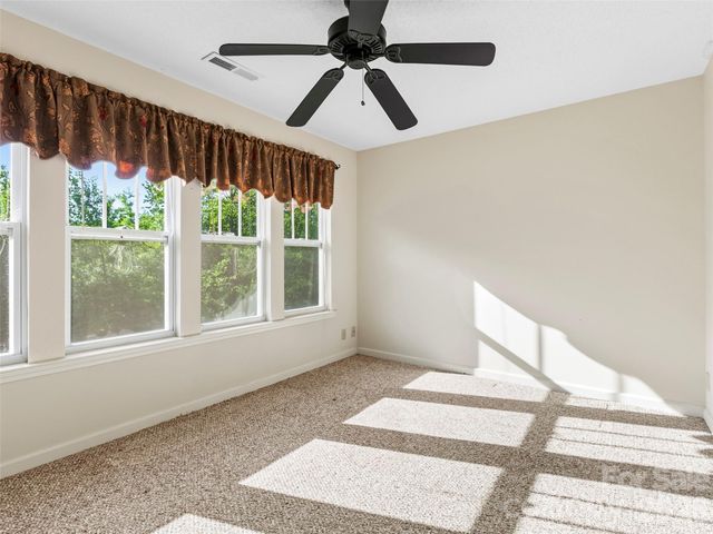 1704 Deermouse Way, Hendersonville, NC 28792