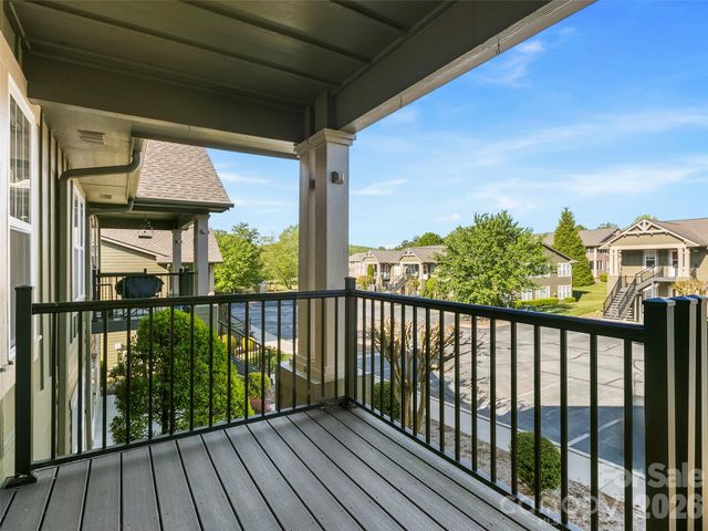 1704 Deermouse Way, Hendersonville, NC 28792