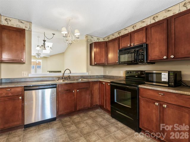 1704 Deermouse Way, Hendersonville, NC 28792