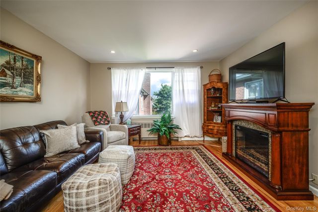 223 Schrade Road 2C, Briarcliff Manor, NY 10510