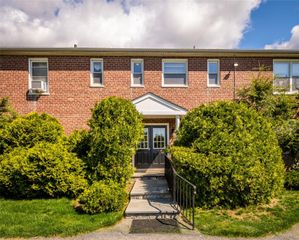 223 Schrade Road 2C, Briarcliff Manor, NY 10510