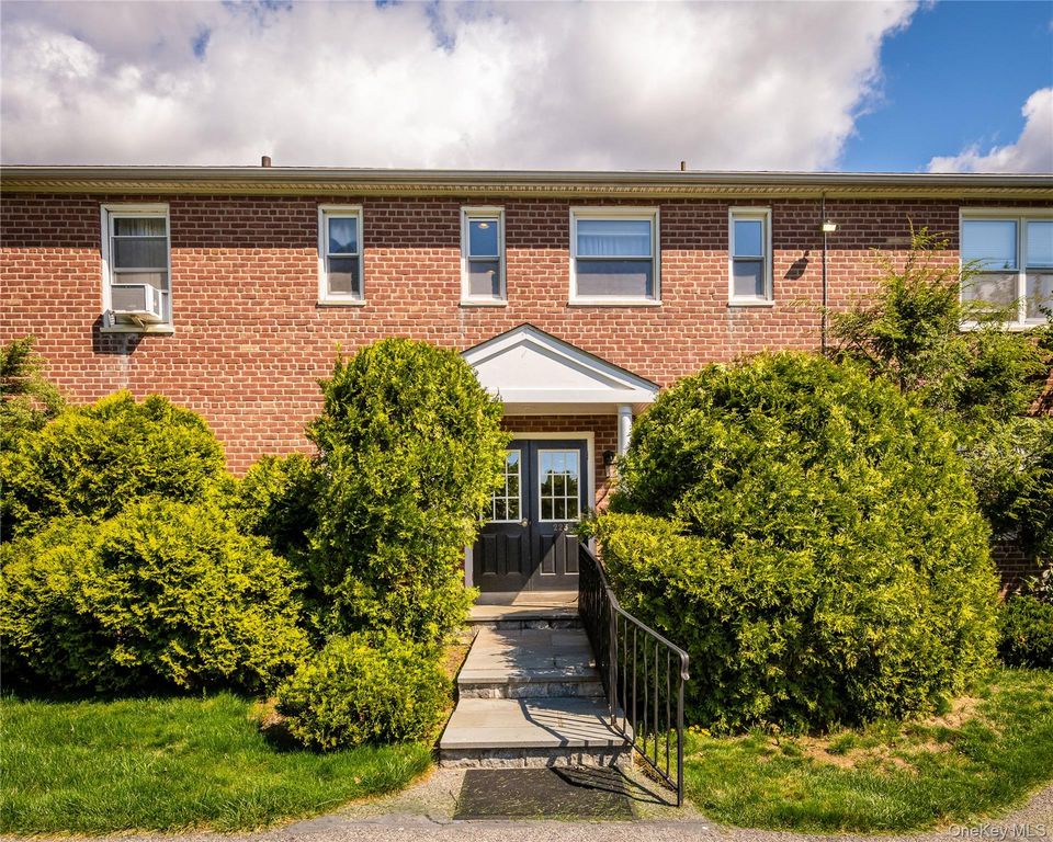 223 Schrade Road 2C, Briarcliff Manor, NY 10510